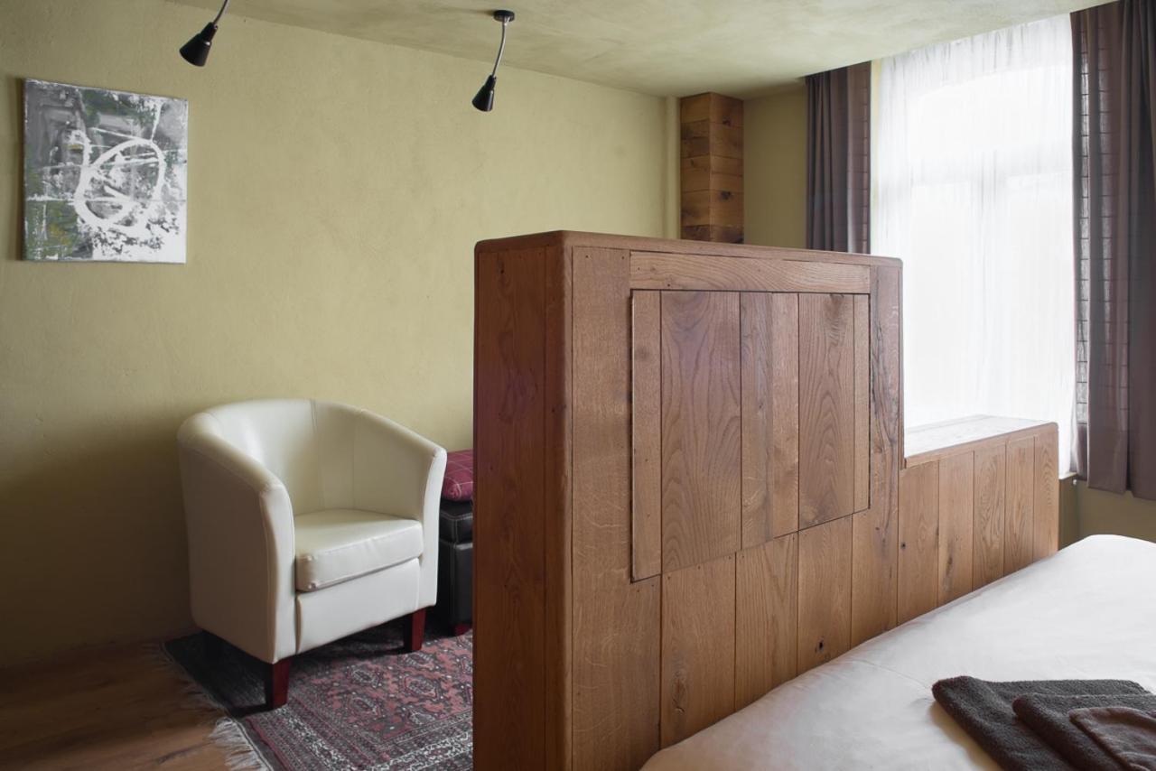 Poeziehotel Surplace - 15 Min Van Pairi Daiza & Industriezone Ghislenghien Bever Exterior foto